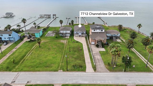 7712 Channelview Dr — West Point