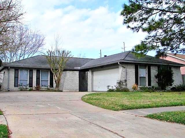 310 Gentilly Dr — West Memorial