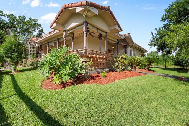 6962 Amie Ln — H T & B R R