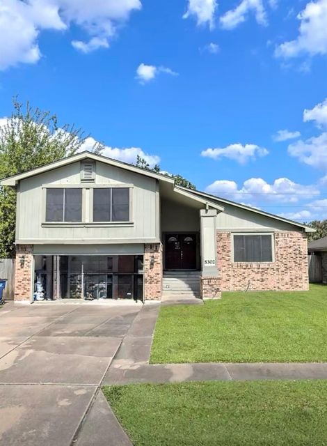 5302 Gladeside Dr — Westfield Village Sec 01