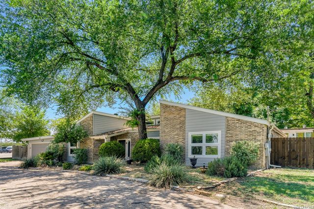 120 S WINSTON LN — NORTH CASTLE HILLS