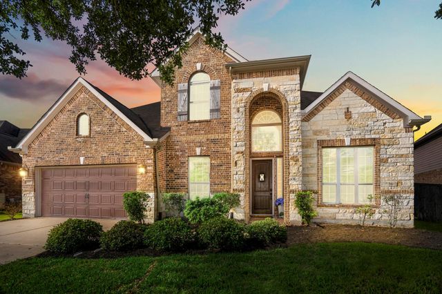 6815 Cottonwood Crest Lane — Falls at Green Meadows