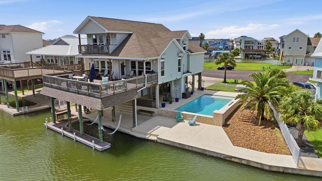 1315 Wahini St — Tiki Island