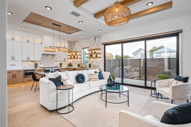 631 Rolling Oaks — Enclave/Stafford Oaks