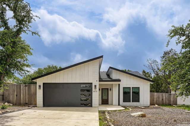 673 Mockingbird Cv — CYPRESS COVE COMAL