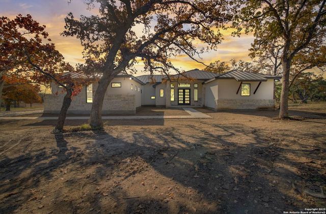 981 Jenny Leigh Trail — BELLE OAKS RANCH PHASE II