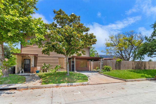 2616 45th St — Galveston Outlots