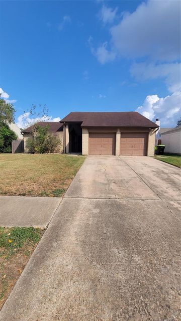 1919 Long Barrel Ln — Hunters Glen
