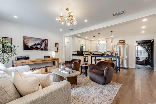 528 FREY ST — Oak Park