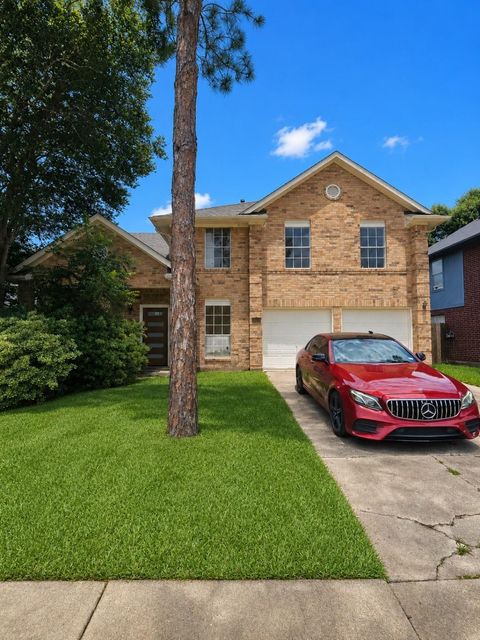 16435 Ember Hollow Ln — Village Of Oak Lake R/P