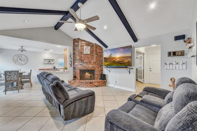 2211 Bayou Dr — Bayou Brae Sec 3
