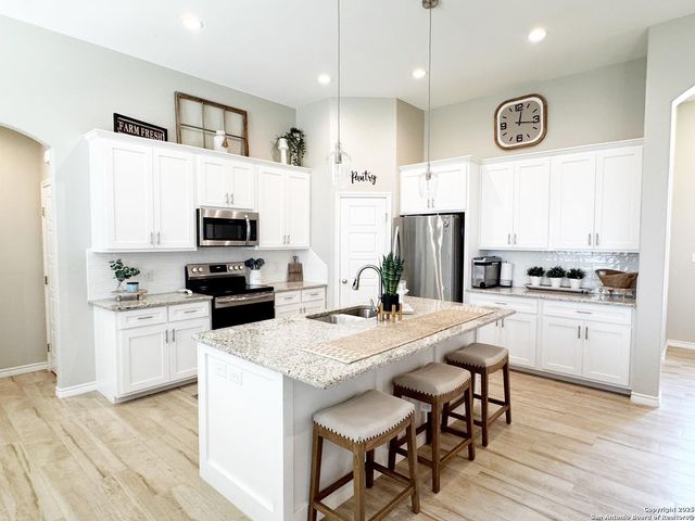 1683 Vista View — Bonita Vista