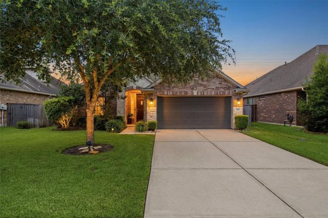 1911 Cedar Ridge Ln — Enclave at Highland Glen