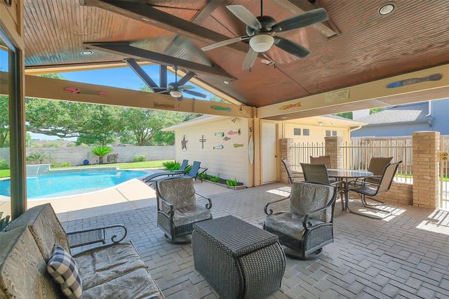 910 Millpond Dr — Sugar Mill Sec 3