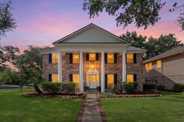 3030 Broadmoor Dr — Sugar Creek