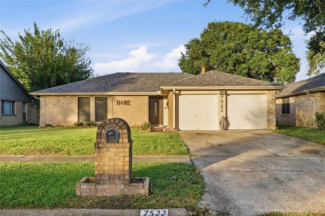 7522 Shoshone Dr — Meadowlake Village