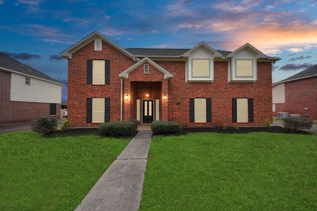 1410 Long View Dr — Briarglen Sec 3