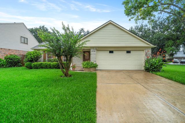 4719 Rainbow Run — Lakefield