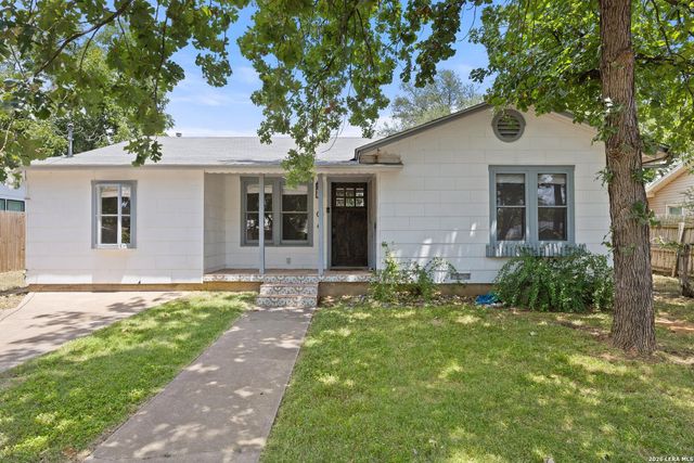 106 W Mulberry — BLUEBONNET