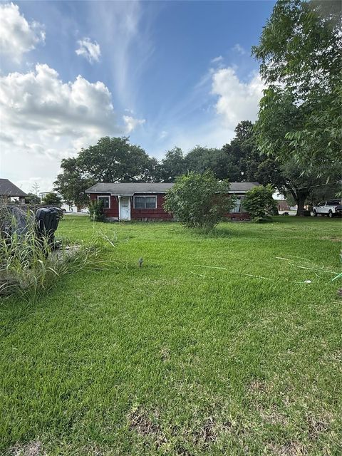 1008 Wilson Dr — Timberlane Add