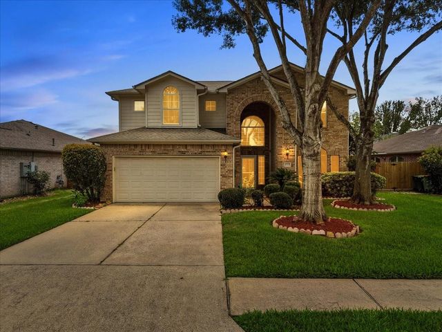 10004 Dawn Brook Dr — Autumn Lake