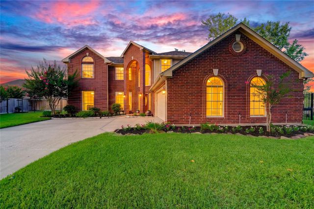 3211 Hickory Grove Ln — The Lakes At Countryplace Sec