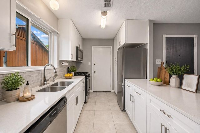 3002 Newcastle Dr — Fair Park