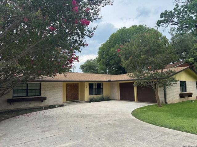153 Trillium Ln — Castle Hills
