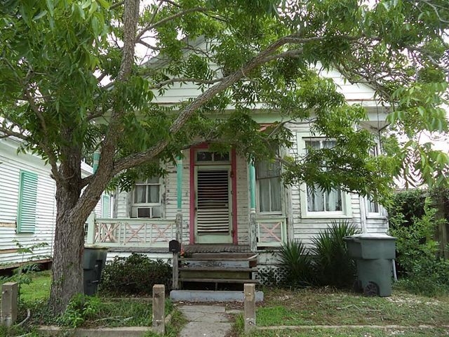 3910 Avenue O 1/2 — Galveston Outlots
