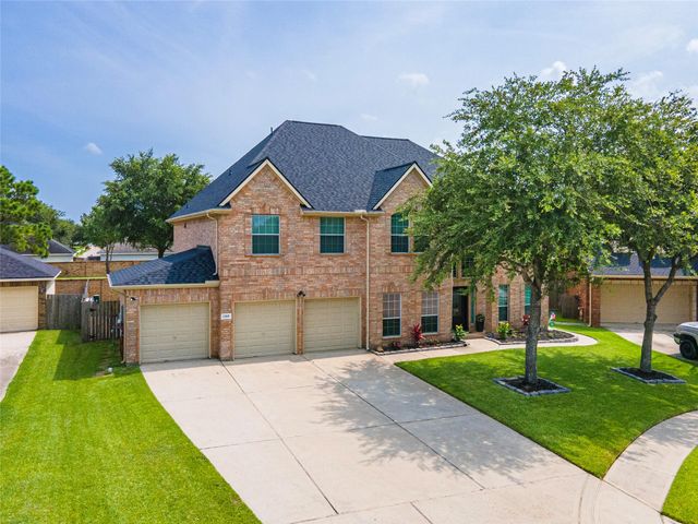 1565 Segovia Dr — Victory Lakes