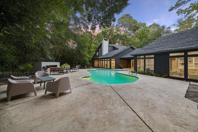 2411 Oakbank Dr — Kingwood Lakes Village