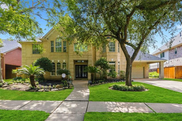 7610 Guinevere Dr — Greatwood Manor
