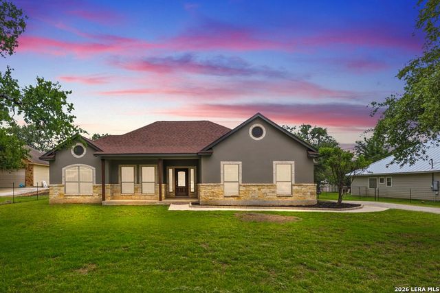1211 MOSSY HOLLOW — RIVERMONT