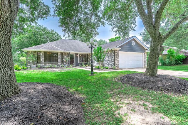 3875 Larkspur St — Westglen Alvin