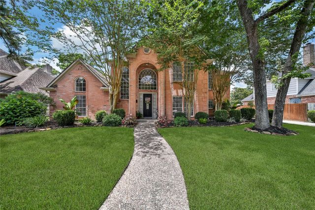 1702 Seven Maples Dr — Kings Point Village Sec 03