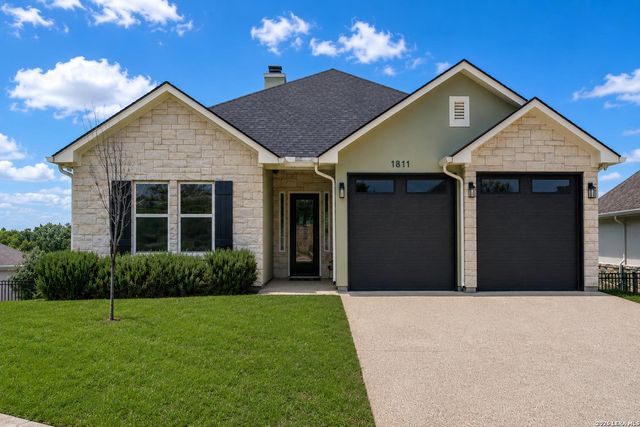 1811 Chateau Lane — The Meridian