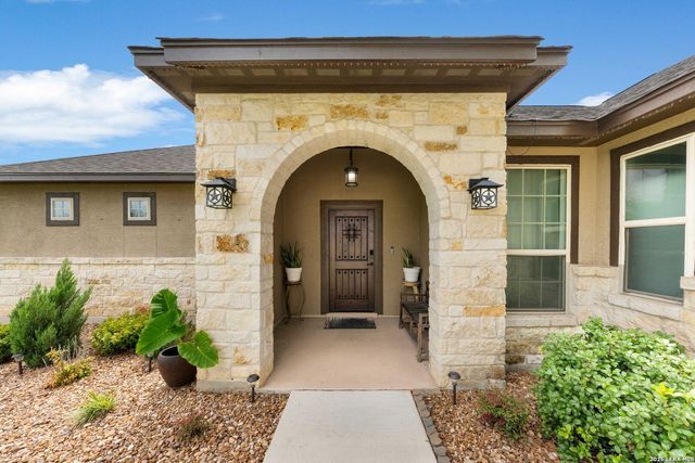 121 FAIRWAY DR — RIVER BEND