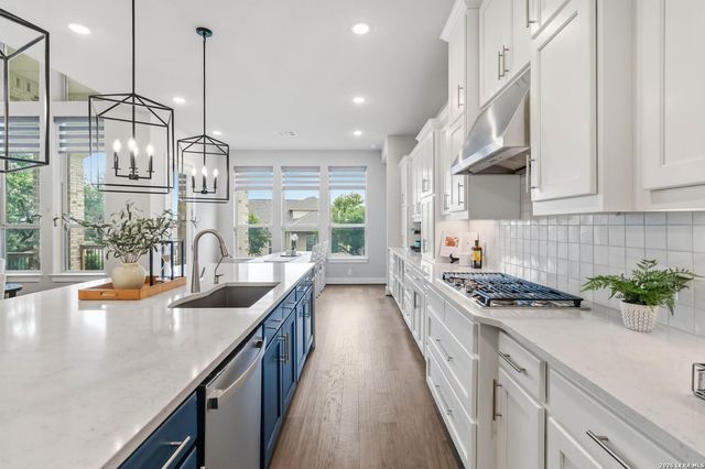 139 Wildrose Hl — REGENT PARK