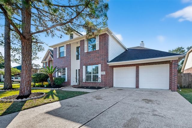 3618 Miraglen Dr — Fairway Village