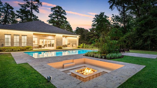 25019 Butler Hill Ct — Twelve Oaks Subdivision