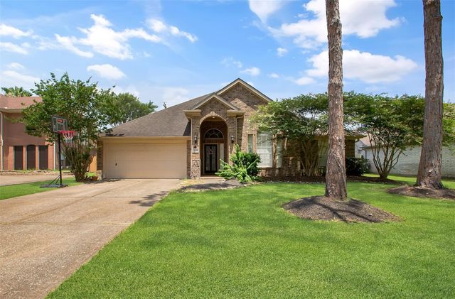 3628 Sunset Meadows Dr — Sunset Lakes