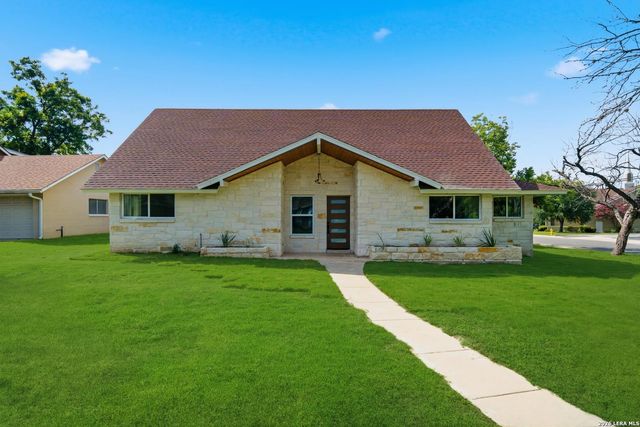 118 S Gardenview — CASTLE HILLS SEG 1 & 2