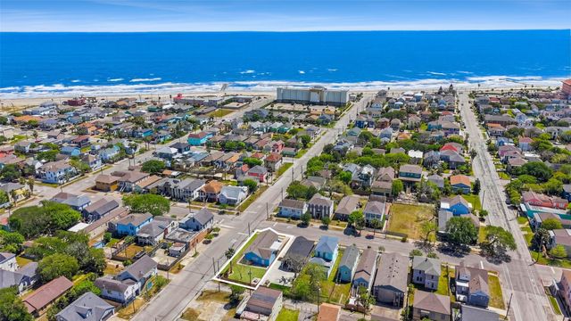 1802 Ursuline St — Galveston Outlots