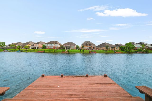 2327 Terracina Ct — Lake Shore Harbour