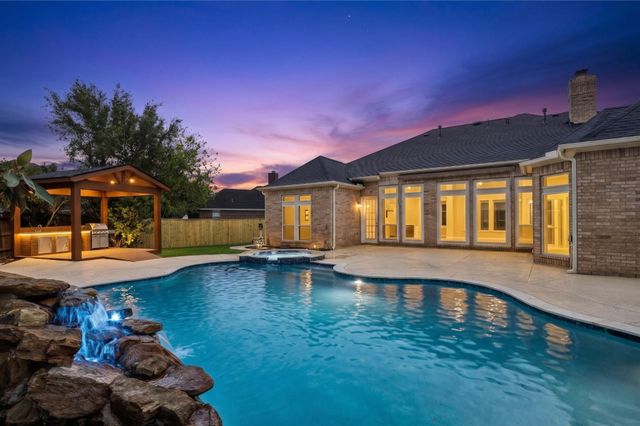 7503 NORTHWOODS DRIVE — GREATWOOD MANOR
