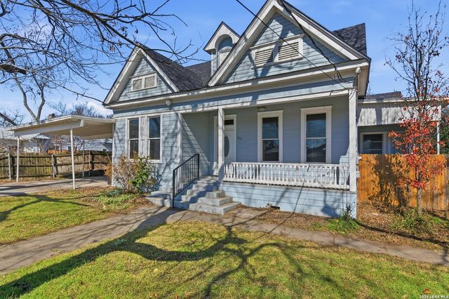 222 E Cedar — FARM ADDITION