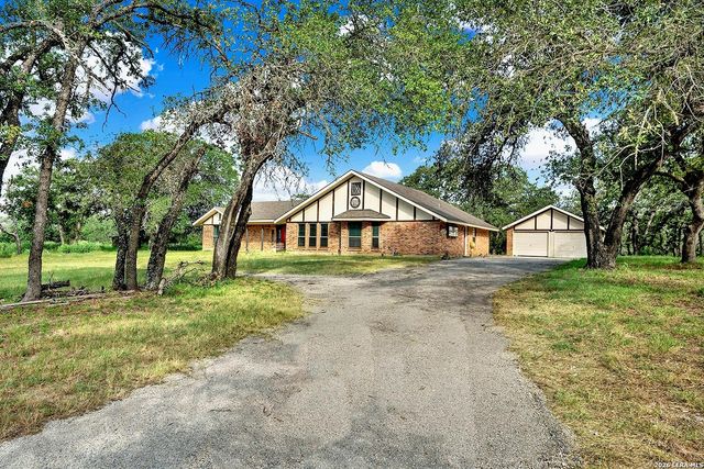 110 Post Oak — BENTWOOD
