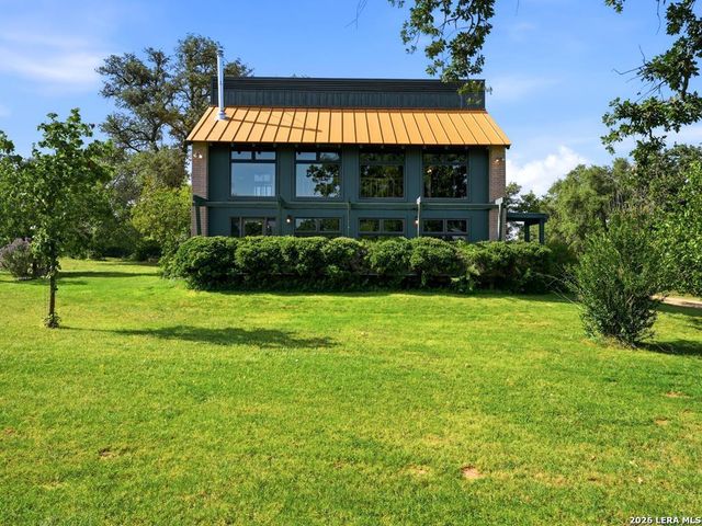 213 Cardinal Ln — OUT/GILLESPIE COUNTY