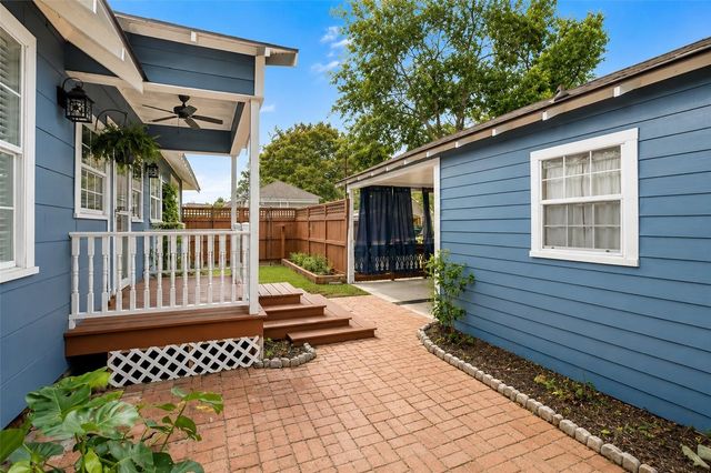 114 W Lobit St — Martin