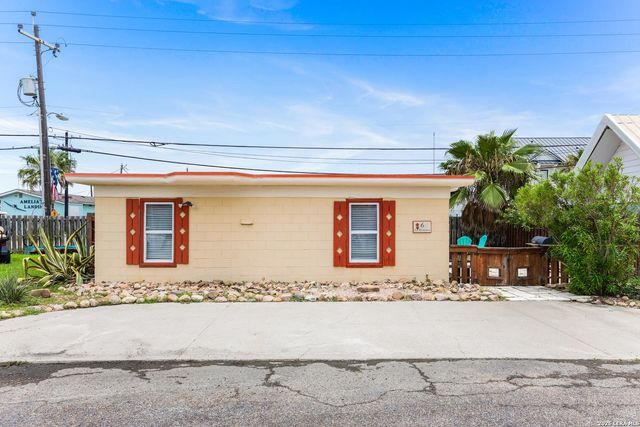 134 #6 N Alister St — SPANISH VILLAGE